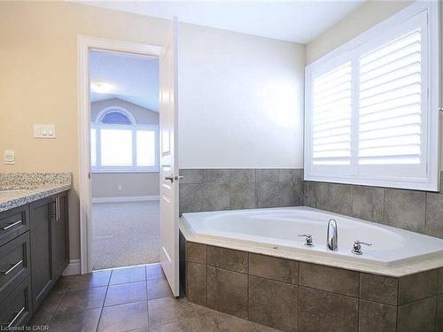 Upper-16 Riva Court, Hamilton, ON - Indoor Photo Showing Bathroom