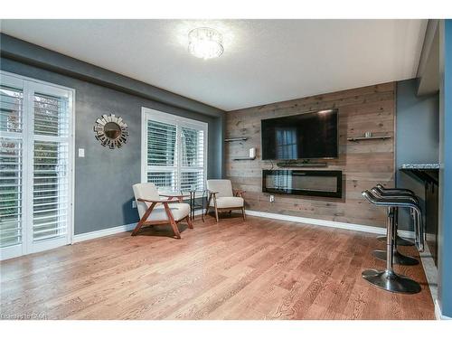 105 Captain Mccallum Drive, New Hamburg, ON - Indoor Photo Showing Other Room