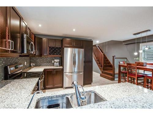 105 Captain Mccallum Drive, New Hamburg, ON - Indoor Photo Showing Kitchen With Double Sink With Upgraded Kitchen