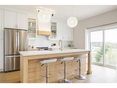 200 Benninger Drive, Kitchener, ON - Indoor Photo Showing Kitchen With Upgraded Kitchen