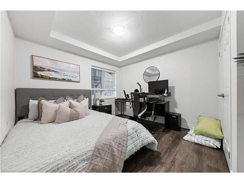 6E-1460 Highland Road W, Kitchener, ON - Indoor Photo Showing Bedroom