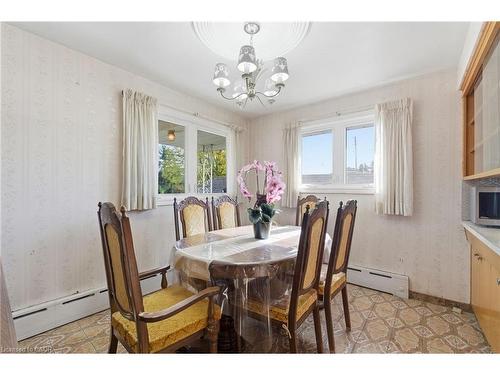 247 Grantham Avenue, St. Catharines, ON - Indoor Photo Showing Dining Room