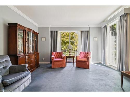 222 Strathcona Drive, Burlington, ON - Indoor Photo Showing Living Room