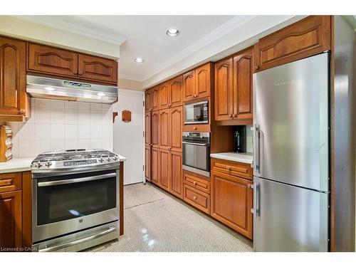 222 Strathcona Drive, Burlington, ON - Indoor Photo Showing Kitchen