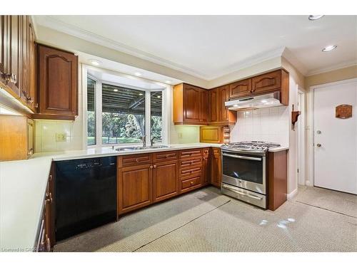 222 Strathcona Drive, Burlington, ON - Indoor Photo Showing Kitchen
