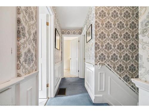 222 Strathcona Drive, Burlington, ON - Indoor Photo Showing Other Room