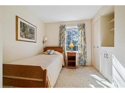 222 Strathcona Drive, Burlington, ON - Indoor Photo Showing Bedroom