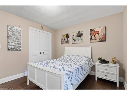 2116 Binbrook Road E, Hamilton, ON - Indoor Photo Showing Bedroom