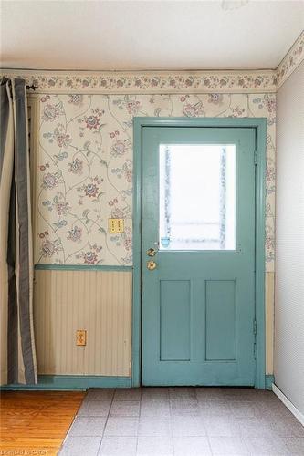 19 Blythe Street, Hamilton, ON - Indoor Photo Showing Other Room