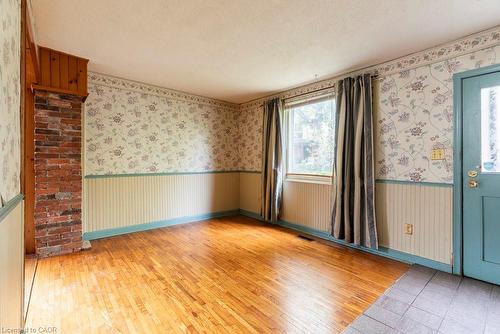 19 Blythe Street, Hamilton, ON - Indoor Photo Showing Other Room