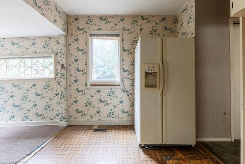 19 Blythe Street, Hamilton, ON - Indoor Photo Showing Other Room