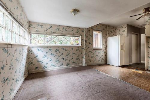 19 Blythe Street, Hamilton, ON - Indoor Photo Showing Other Room