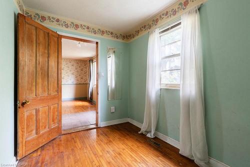 19 Blythe Street, Hamilton, ON - Indoor Photo Showing Other Room