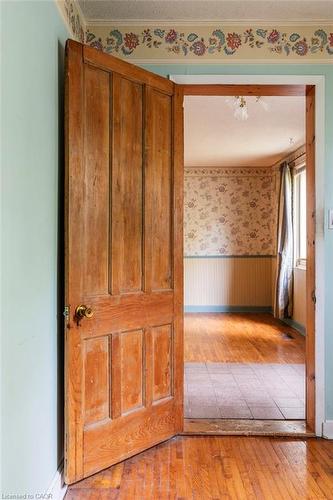 19 Blythe Street, Hamilton, ON - Indoor Photo Showing Other Room