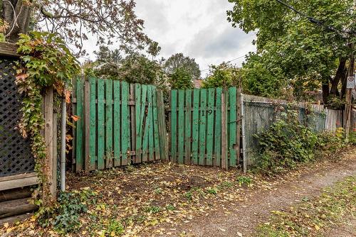 19 Blythe Street, Hamilton, ON - Outdoor