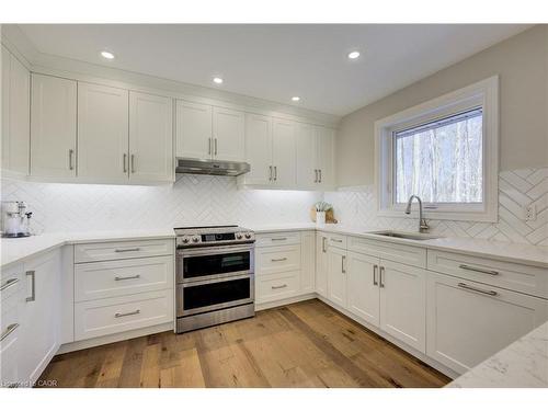 439 Northlake Drive, Waterloo, ON - Indoor Photo Showing Kitchen With Upgraded Kitchen