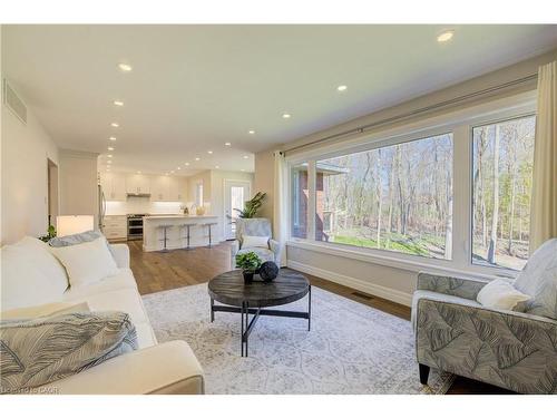 439 Northlake Drive, Waterloo, ON - Indoor Photo Showing Living Room