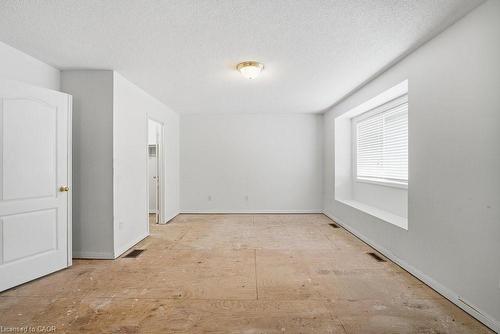5656 Rosaline Road, Burlington, ON - Indoor Photo Showing Other Room