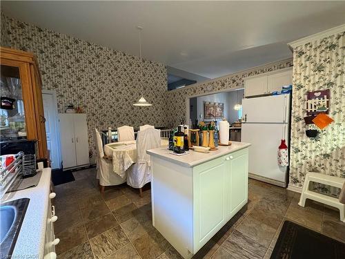 231 Chelton Road, London, ON - Indoor Photo Showing Kitchen
