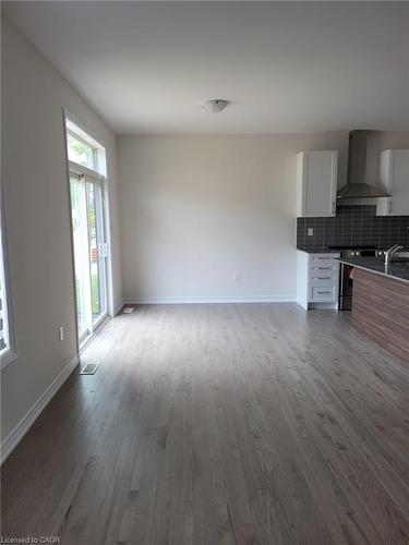 133 Berkely Street, Wasaga Beach, ON - Indoor Photo Showing Kitchen