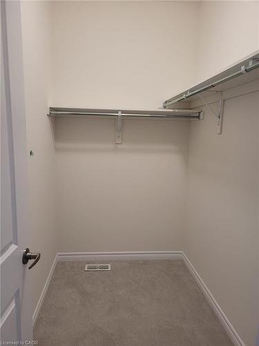 133 Berkely Street, Wasaga Beach, ON - Indoor With Storage