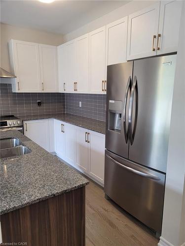 133 Berkely Street, Wasaga Beach, ON - Indoor Photo Showing Kitchen With Stainless Steel Kitchen With Double Sink With Upgraded Kitchen