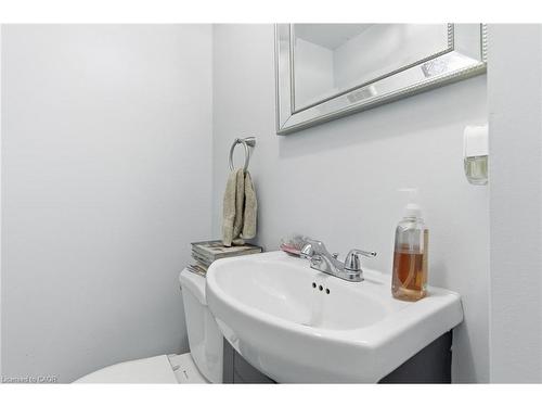 75 Niagara Street, Hamilton, ON - Indoor Photo Showing Bathroom