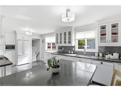 5372 Spruce Avenue, Burlington, ON - Indoor Photo Showing Kitchen