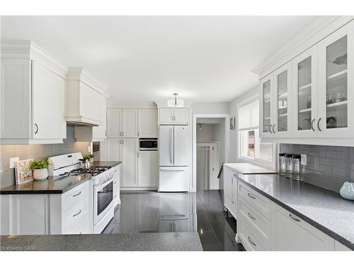 5372 Spruce Avenue, Burlington, ON - Indoor Photo Showing Kitchen