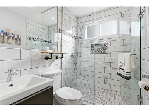 5372 Spruce Avenue, Burlington, ON - Indoor Photo Showing Bathroom
