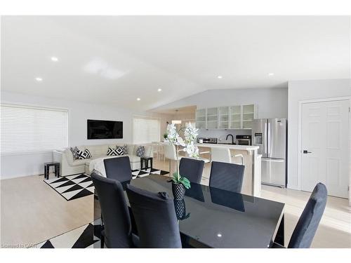 5372 Spruce Avenue, Burlington, ON - Indoor Photo Showing Dining Room
