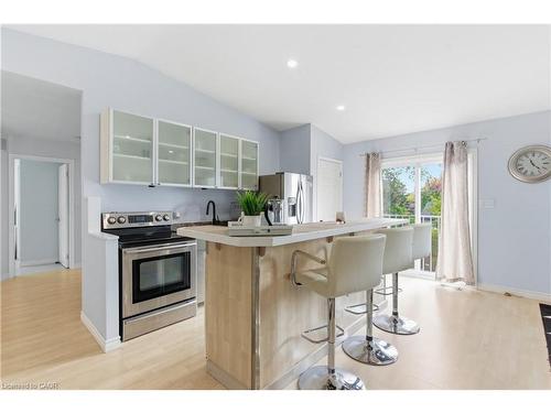 5372 Spruce Avenue, Burlington, ON - Indoor Photo Showing Kitchen