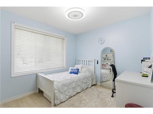 5372 Spruce Avenue, Burlington, ON - Indoor Photo Showing Bedroom