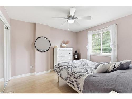 5372 Spruce Avenue, Burlington, ON - Indoor Photo Showing Bedroom