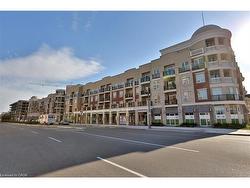 213-216 Oak Park Boulevard  Oakville, ON L6H 0K3