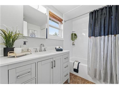234 Dartmoor Crescent, Waterloo, ON - Indoor Photo Showing Bathroom