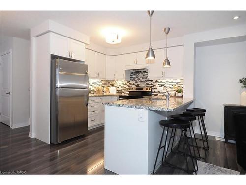 181 South Creek Drive, Kitchener, ON - Indoor Photo Showing Kitchen With Upgraded Kitchen