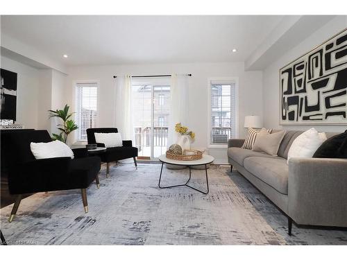 181 South Creek Drive, Kitchener, ON - Indoor Photo Showing Living Room
