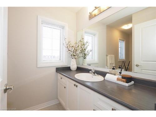 181 South Creek Drive, Kitchener, ON - Indoor Photo Showing Bathroom