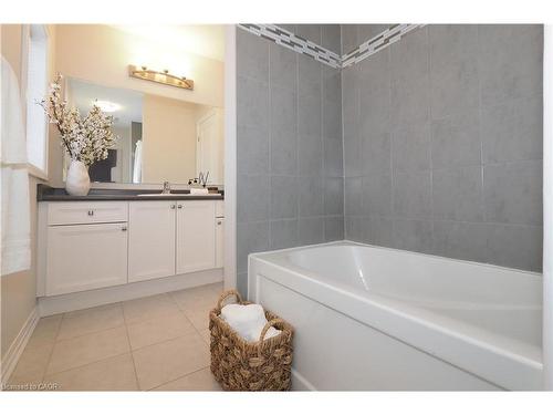 181 South Creek Drive, Kitchener, ON - Indoor Photo Showing Bathroom