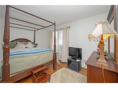 1088 King Street E, Hamilton, ON - Indoor Photo Showing Bedroom