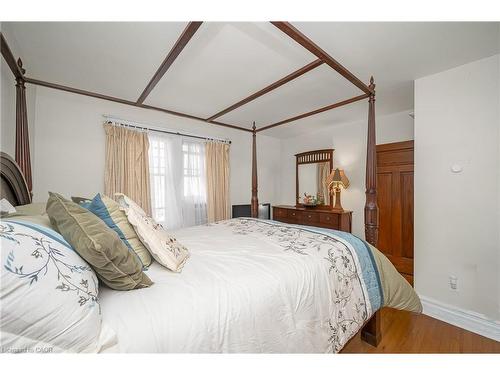 1088 King Street E, Hamilton, ON - Indoor Photo Showing Bedroom