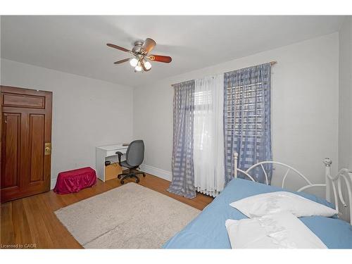 1088 King Street E, Hamilton, ON - Indoor Photo Showing Bedroom
