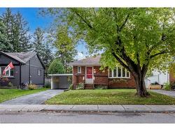 9 Mckay Road  Hamilton, ON L9H 1H6