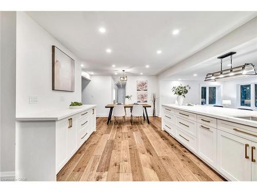 877 Kingsway Drive, Burlington, ON - Indoor