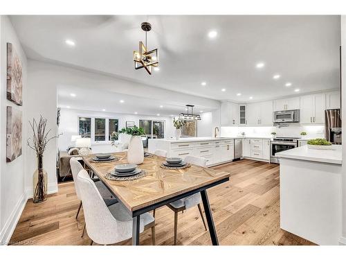 877 Kingsway Drive, Burlington, ON - Indoor