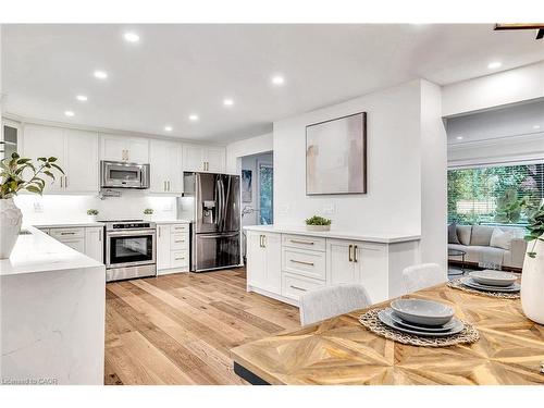 877 Kingsway Drive, Burlington, ON - Indoor Photo Showing Kitchen
