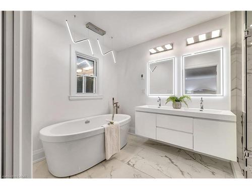 877 Kingsway Drive, Burlington, ON - Indoor Photo Showing Bathroom