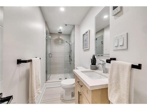 877 Kingsway Drive, Burlington, ON - Indoor Photo Showing Bathroom