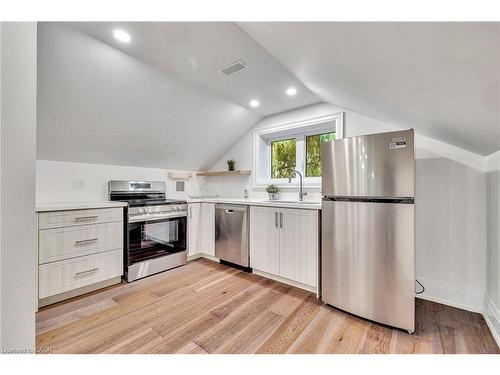 877 Kingsway Drive, Burlington, ON - Indoor Photo Showing Kitchen